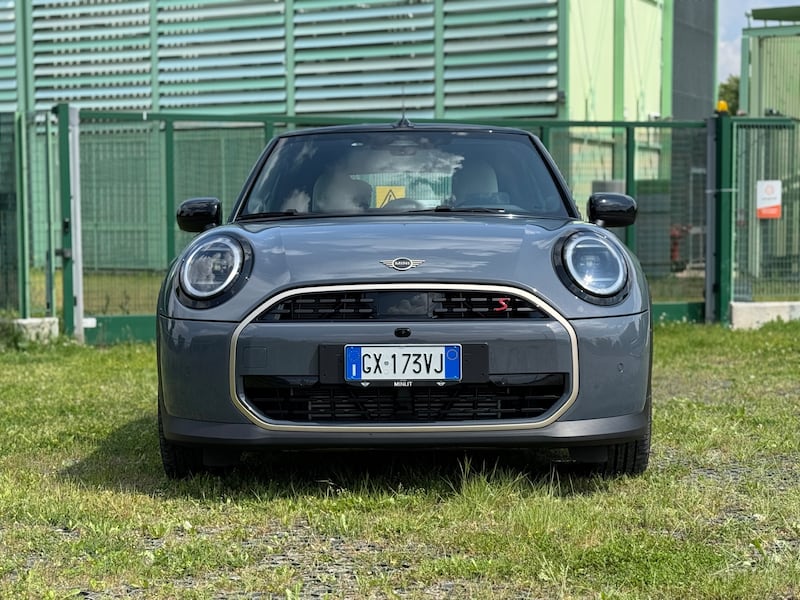 MINI Cabrio 2025: guarda la gallery della nuova decappottabile da città 3