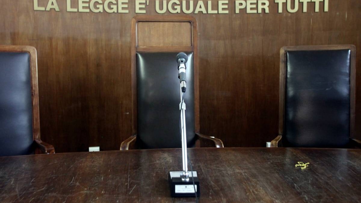 Straniero ruba more e muore in un pozzo. A processo i proprietari