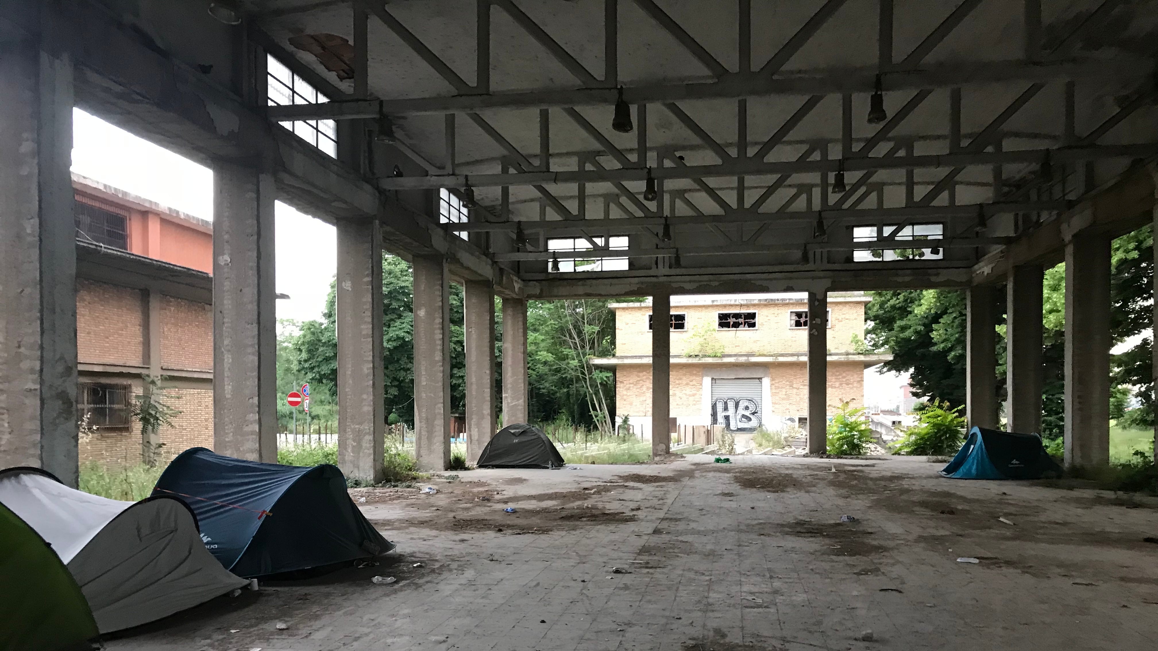 Paura al Nomentano, quartiere allo sbando tra criminalità e accampamenti abusivi