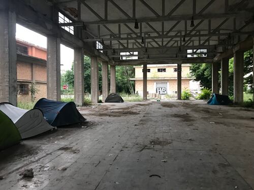 Paura al Nomentano, quartiere allo sbando tra criminalità e accampamenti abusivi