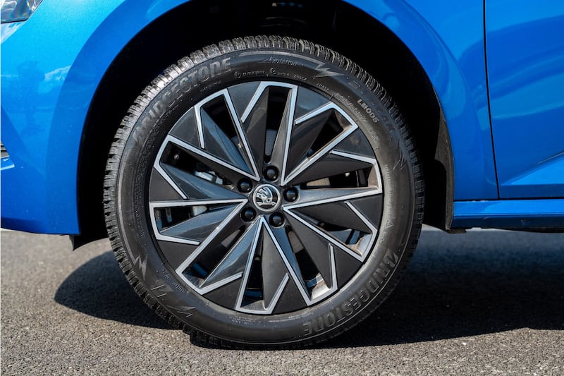 Skoda Kamiq Black Dots 2