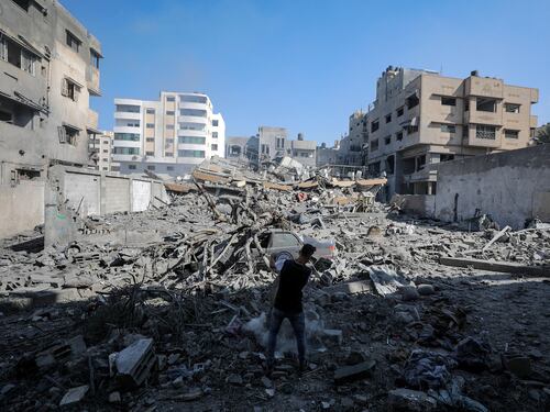 I terroristi drogati per l'attacco a Israele. Netanyahu al fronte: "La battaglia è a Gaza. Combattete da leoni"