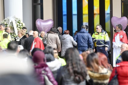  Latina, i funerali di Alessia e Martina Capasso 14