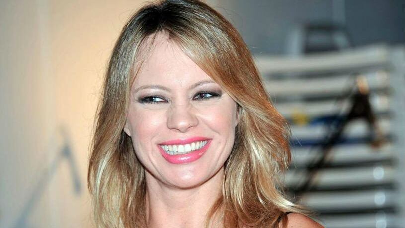 Anna Falchi si confessa: "Quante carriere nate sotto le lenzuola"