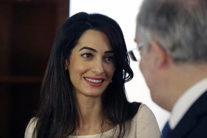 Amal Alamuddin: icona di stile al fianco di George Clooney 7