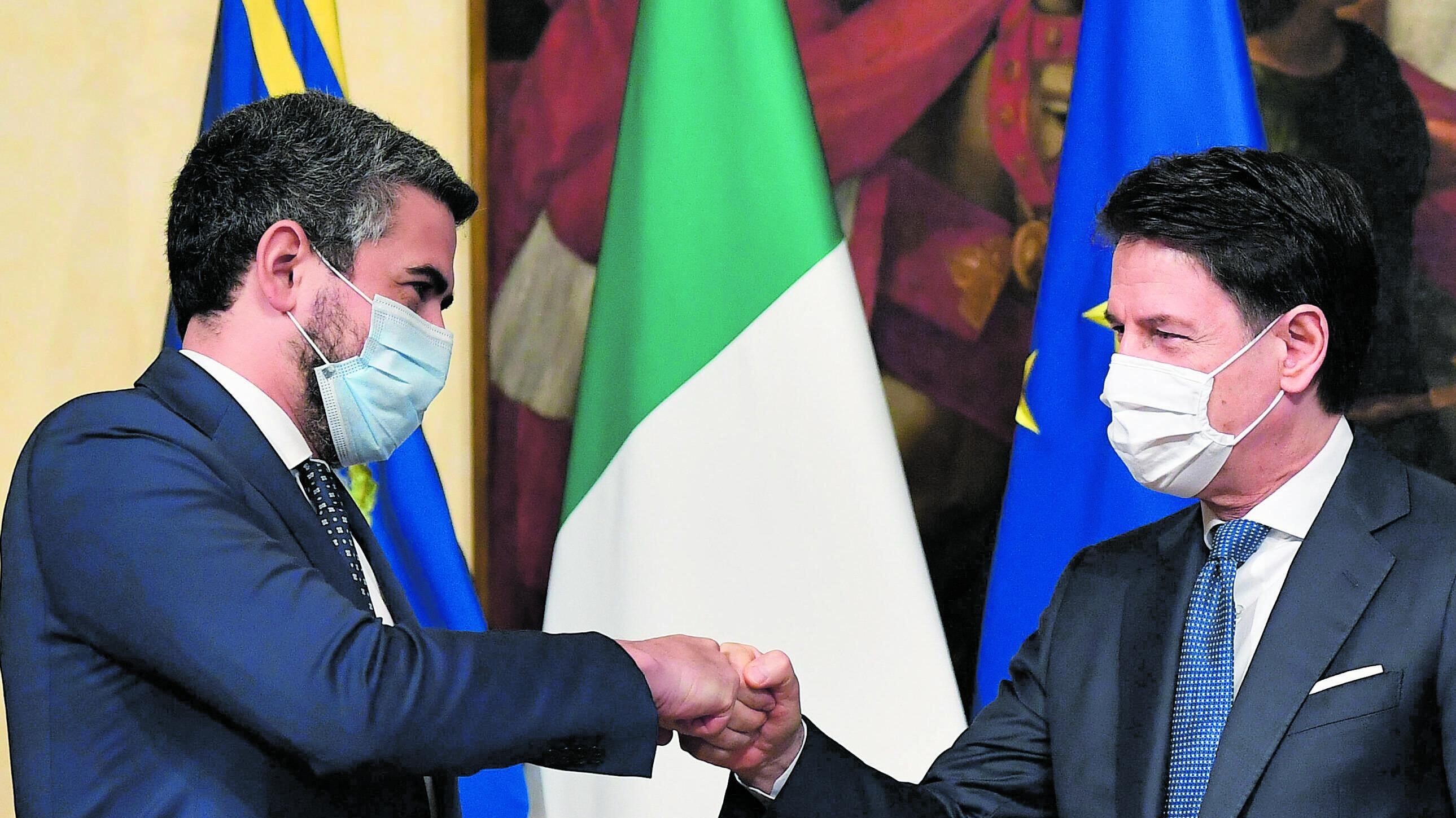Il leader dei 5 Stelle temporeggia e chiede di azzerare la Commissione