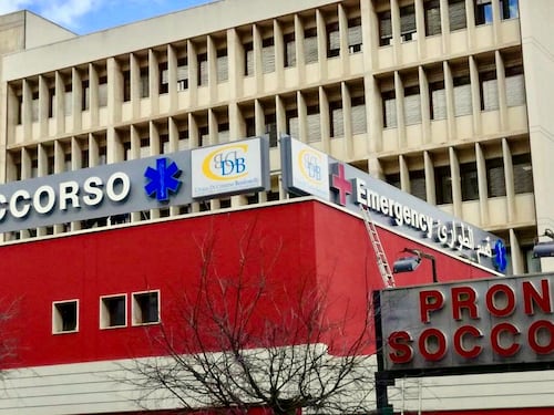 Truffa al servizio sanitario: arrestati un primario e due infermieri del Civico