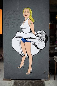 Milano, lo sfregio al murales su Giorgia Meloni 2