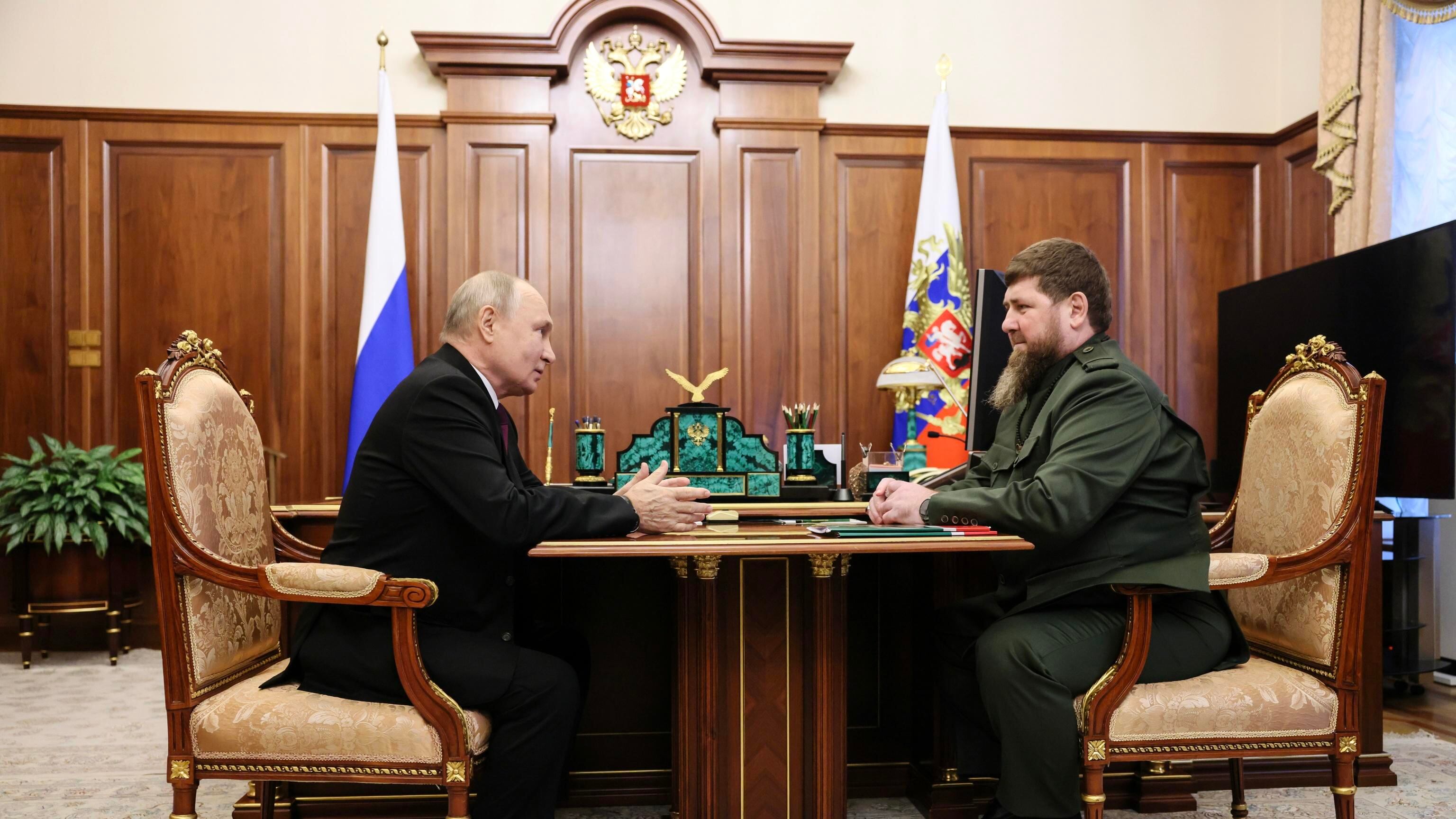 Putin torna a minacciare. "Armi nucleari avanzate". Kiev più vicina alla Nato