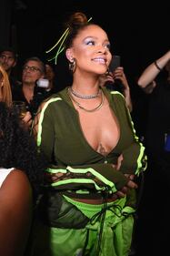 Rihanna sexy per la sua collezione 1