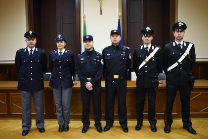 I poliziotti cinesi pattugliano Milano 6