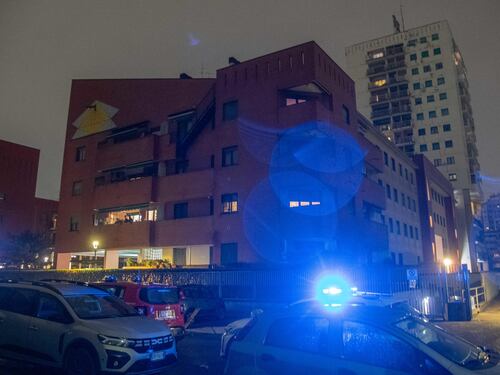 Milano, incendio in un appartamento: muore uomo di 75 anni