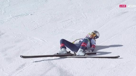 Milano-Cortina, caduta choc per Lindsey Vonn: frattura alla gamba sinistra