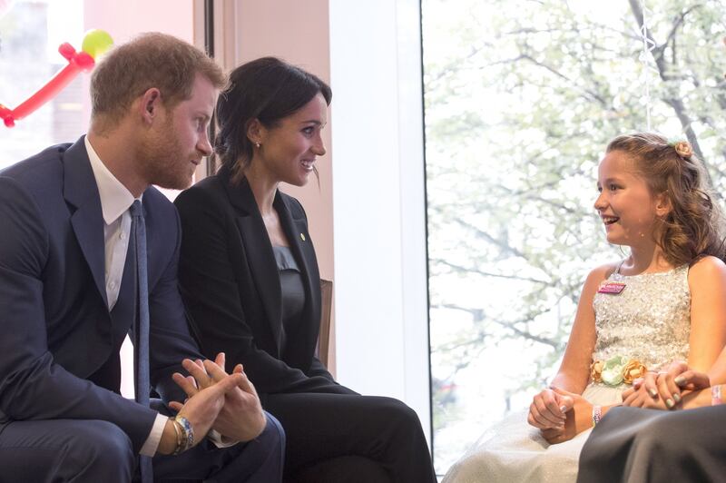 Meghan Markle e il Principe Harry tra i bimbi per beneficenza 1