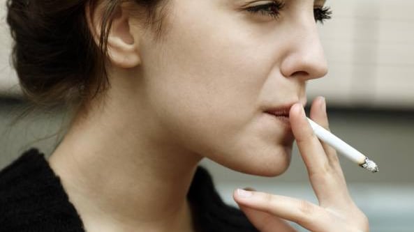 L'ateneo e il diktat salutista: "Se fumi non vai in cattedra"