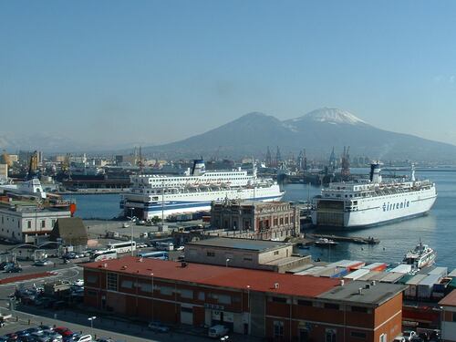 Appalti truccati al Porto di Napoli, arrestati imprenditori e funzionari