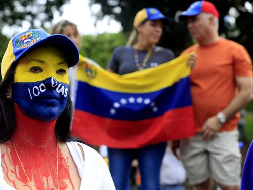 Al voto 14 milioni di venezuelani per il referendum contro Maduro
