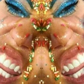 Miley Cyrus: nude look hot su Instagram per un nuovo progetto 7