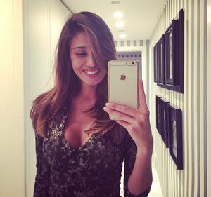 Belen Rodriguez lascia senza fiato: nuda per un massaggio 4