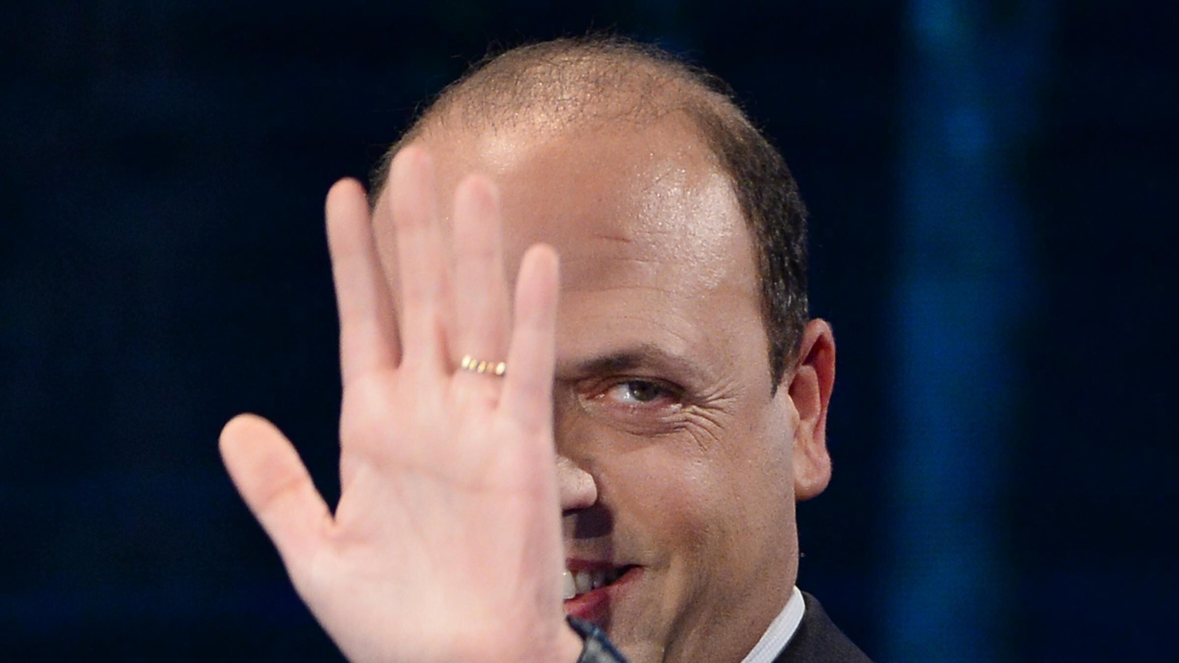 Gli alfaniani nel panico rischiano di sparire