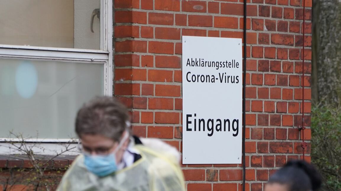 Aumentano i casi in Germania, l'AfD: "Blindare i confini contro il virus"