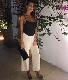 Cristina Buccino, scollatura hot in vacanza 3
