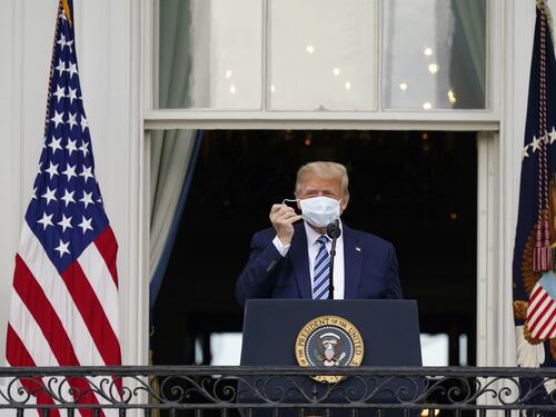 Il primo discorso di Trump dopo il Covid: "Non permetteremo Paese diventi socialista"