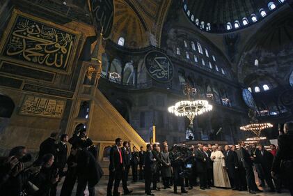 Il Papa nella Moschea blu di Istanbul 10