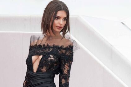 Emily Ratajkowski, hot con l'asciugamano 21