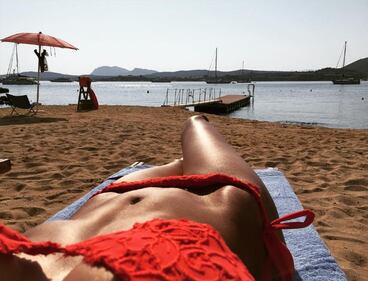 Anna Tatangelo sexy in bikini: foto 27