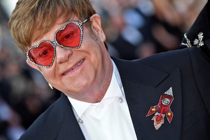 Elton John promuove "Rocket Man": foto 9