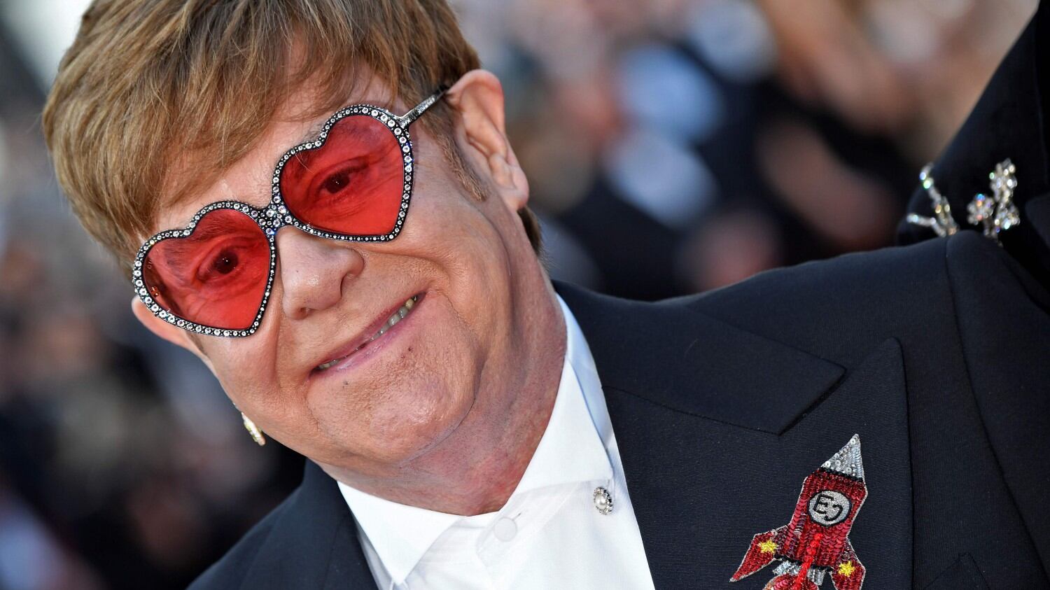 Elton John promuove "Rocket Man": foto 9