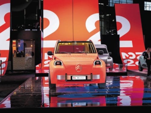 Citroën, riecco un mito. La 2CV diventa elettrica