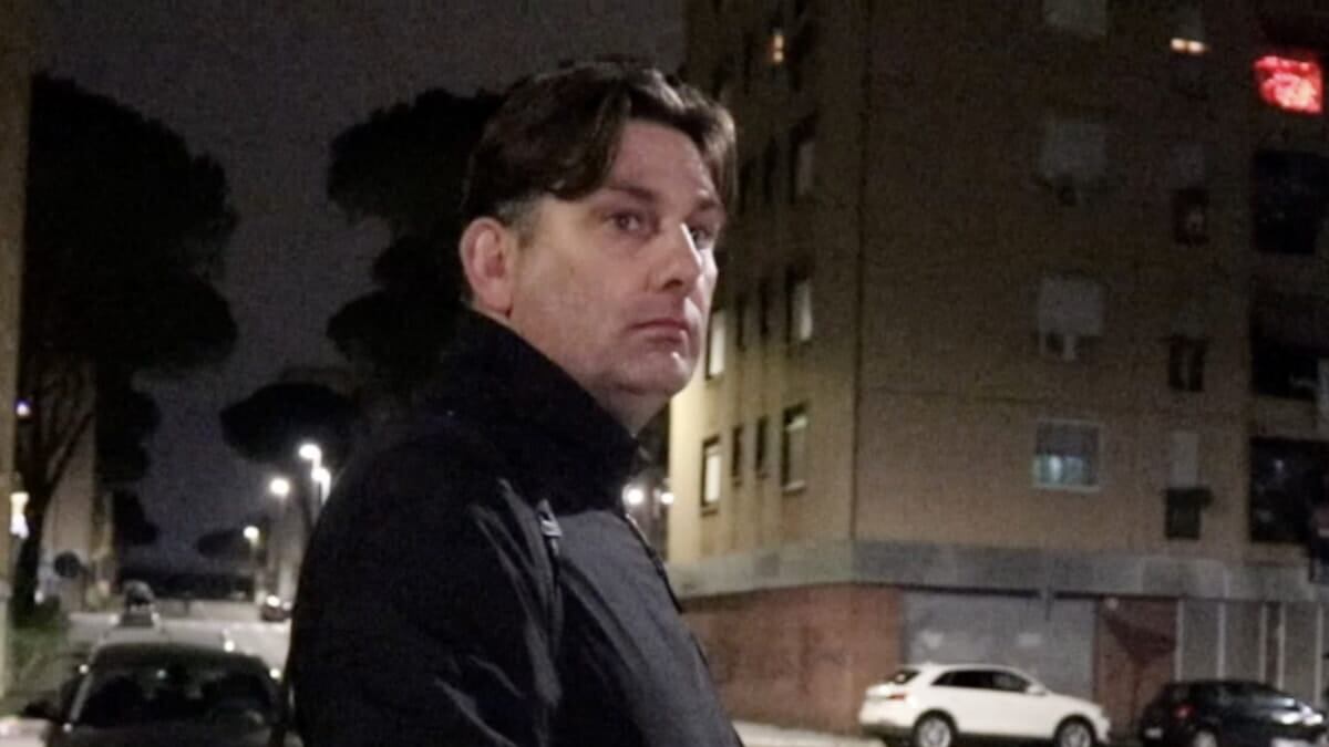 Insulti e lancio di pietre a Don Coluccia, il prete che lotta contro lo spaccio