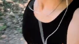 Luca Onestini va a correre con la mascherina. Piovono insulti