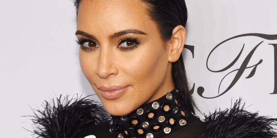 Kim Kardashian, tra passerelle e selfie hot 33