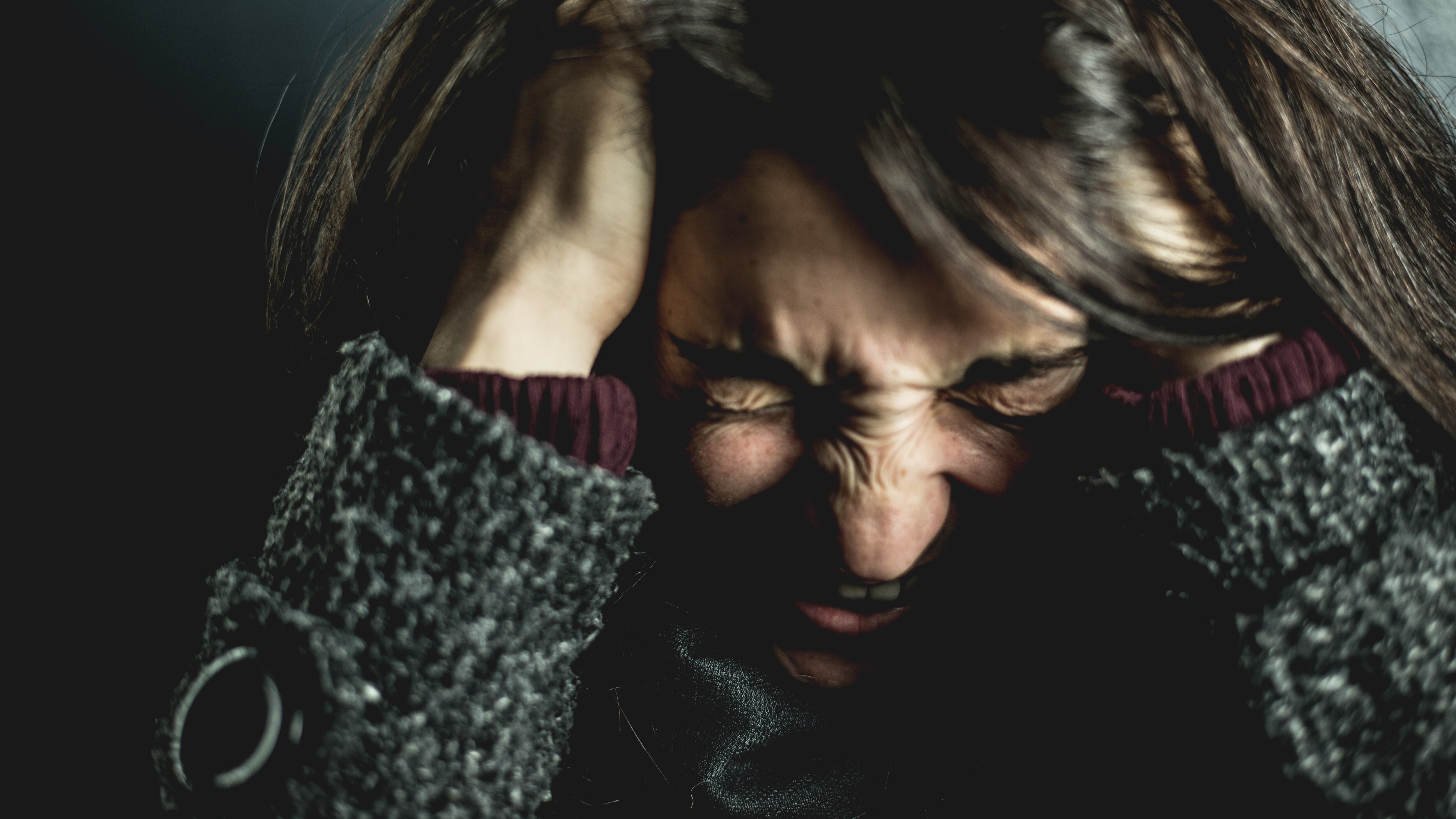 Soffri di emicrania? Potresti rischiare la depressione: cosa sappiamo