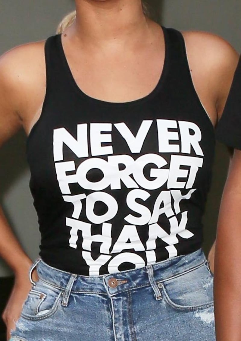 Beyonce a New York, jeans strappati e curve mozzafiato 5