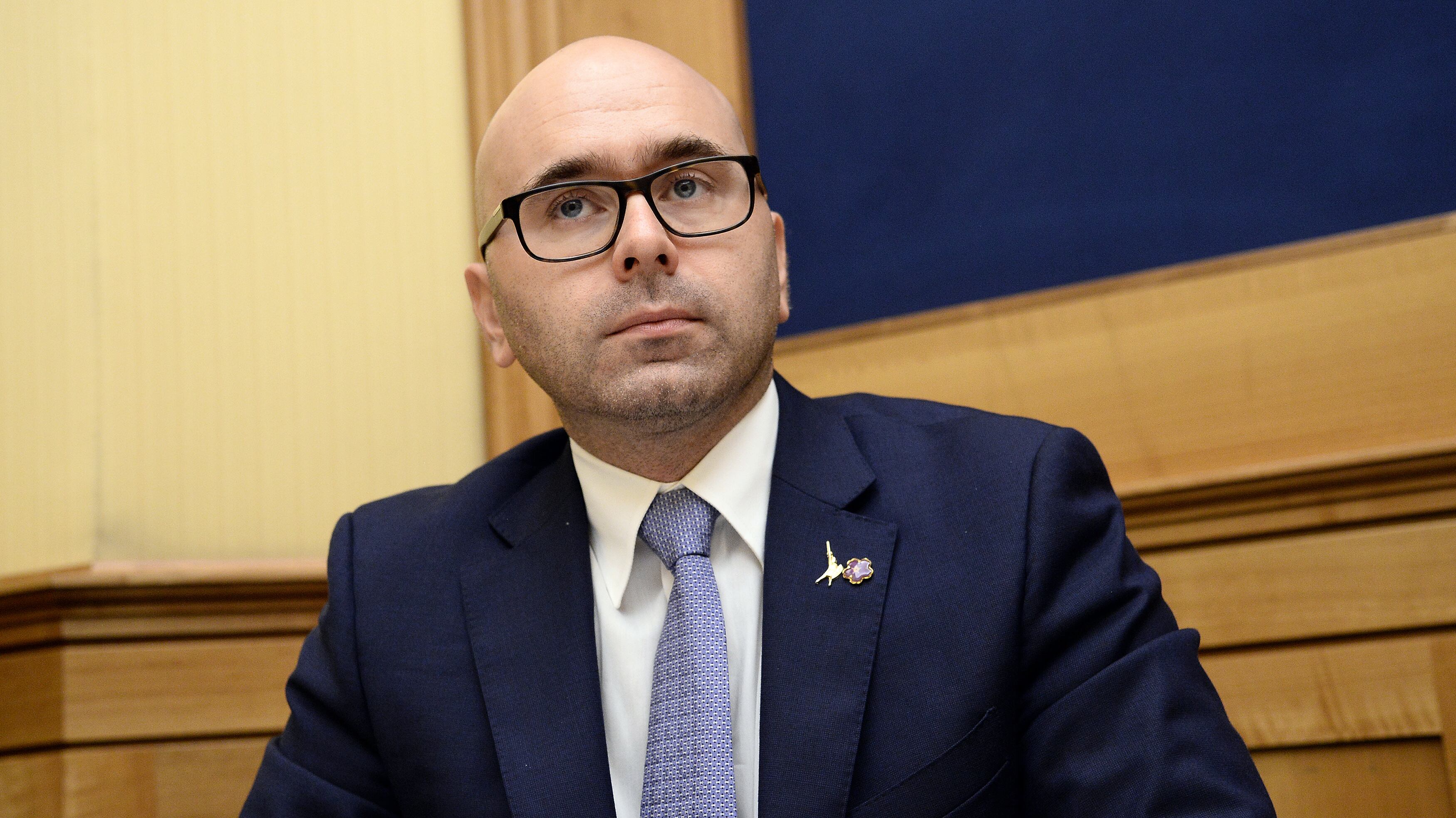Fondi spariti e mafia dei rom: assalto giudiziario al Carroccio