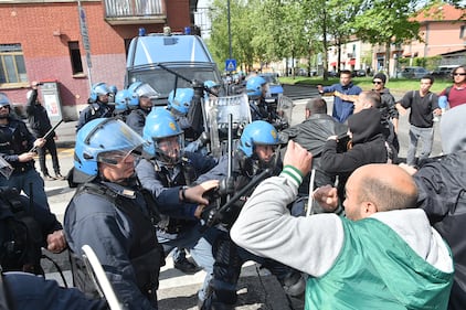 NoExpo, sgomberi al Giambellino 12