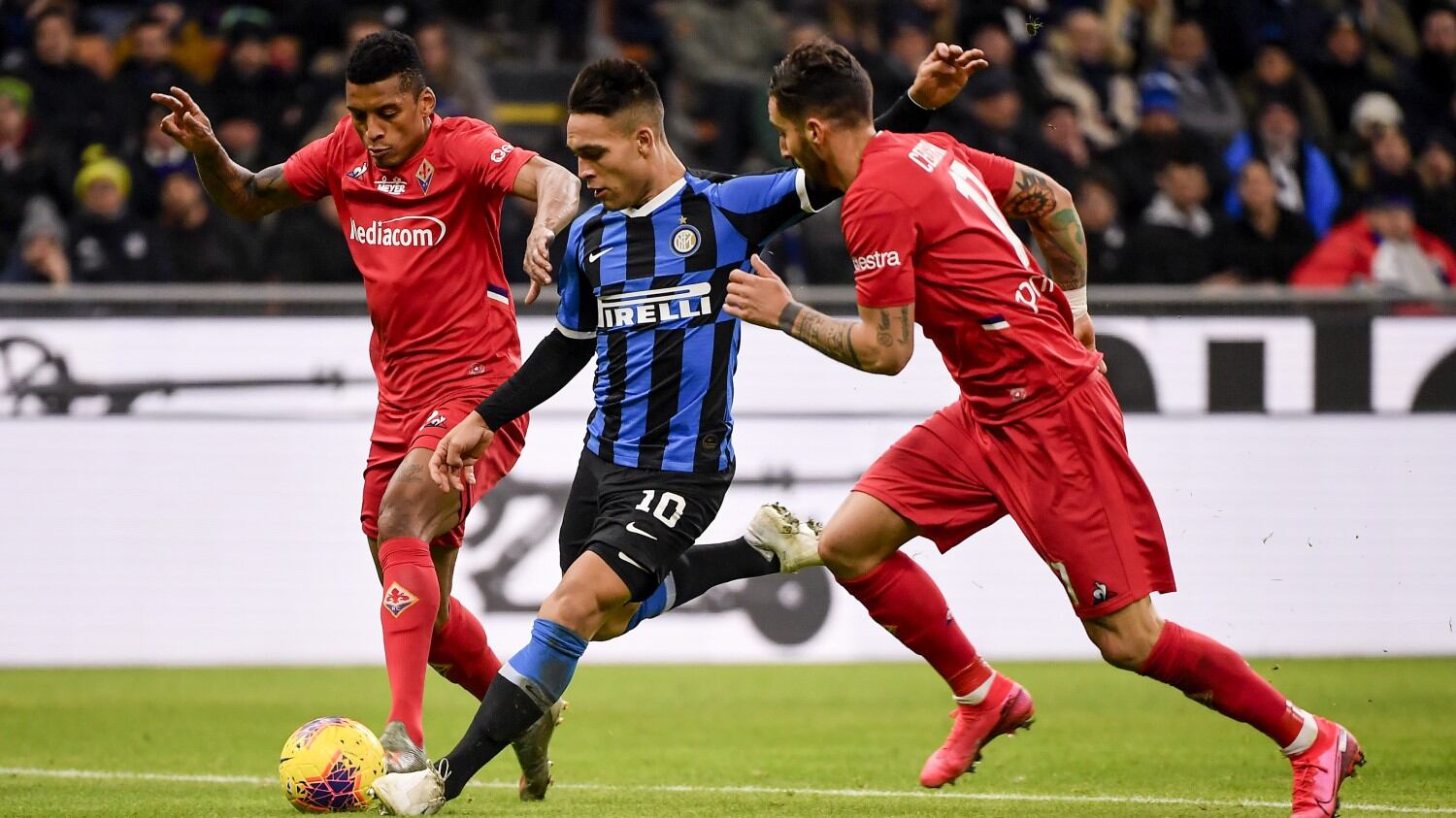 Conte schiera il tridente ma l'Inter resta in Coppa con l'eurogol di Barella