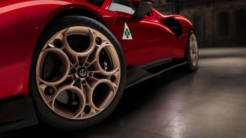 Alfa Romeo 33 Stradale, guarda le immagini 20