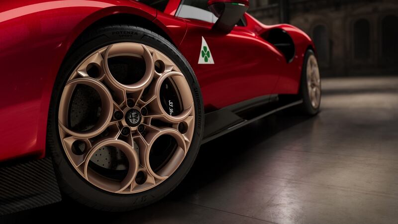 Alfa Romeo 33 Stradale, guarda le immagini 20