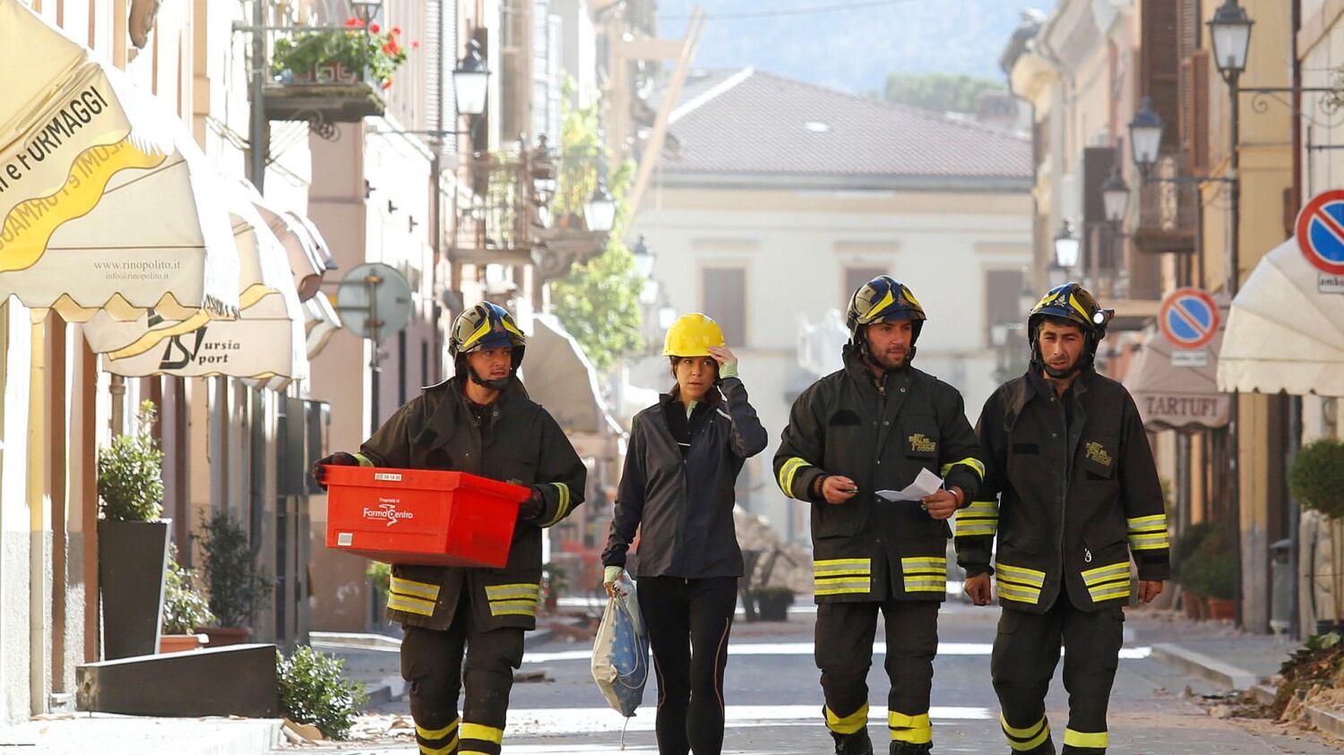 Terremoto, tornano in azione gli sciacalli: "Attenzione alle truffe"