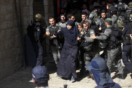 Scontri a Gerusalemme sulla spianata delle moschee 6