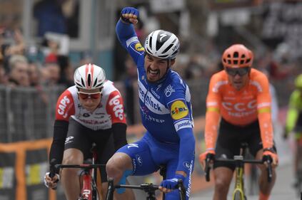 Le foto del francese Alaphilippe alla Milano-Sanremo 9