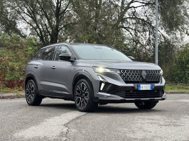 Renault Austral full hybrid: si aggiorna con il restyling 2026, la gallery del SUV francese 4