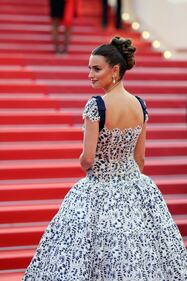 Penelope Cruz, bellissima, incanta il Festival 9