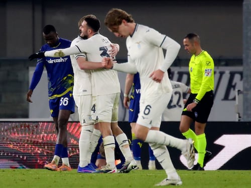 La Lazio passa di misura al Bentegodi: l'autogol di Nelsson beffa il Verona nel finale