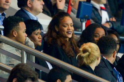 Rihanna sexy in copertina: "Sesso senza amore, mi sento vuota" 30
